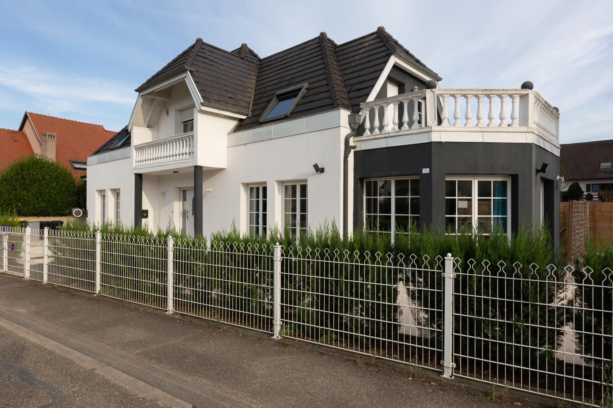 Gites Spa Strasbourg - Villa Ours - Spa Prive, Sauna, Borne D'Arcade, Babyfoot Ittenheim Exterior foto