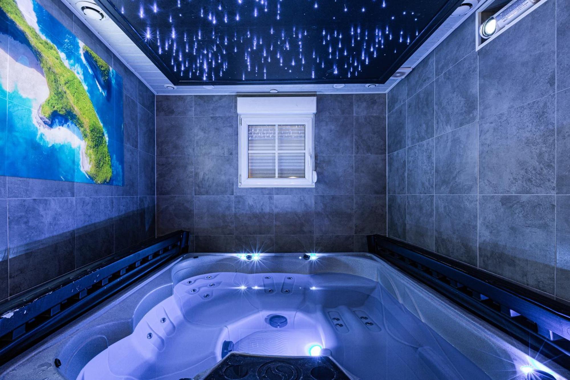 Gites Spa Strasbourg - Villa Ours - Spa Prive, Sauna, Borne D'Arcade, Babyfoot Ittenheim Exterior foto